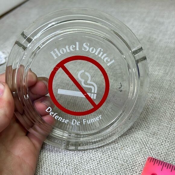 Three-piece bundle foreign European advertising ashtrays - Picture 4 of 8